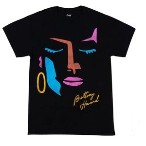 NWT Day by Daydreamer Brittany
Abstract Face Tee Size: M